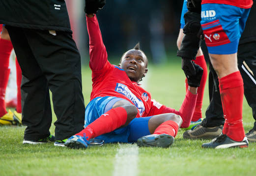 Skada, May Mahlangu, Helsingborg, hjälps upp
