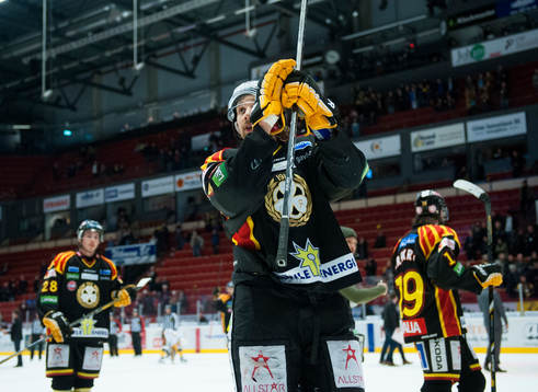 Andreas Thuresson, Brynäs, tackar publiken för gott stöd