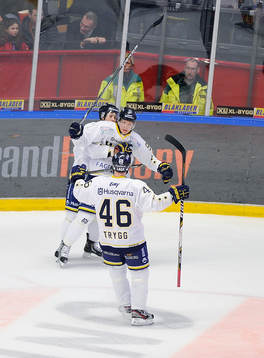 Jubel 1-2 målet av HV71 nr 91 Andreas Jämtin