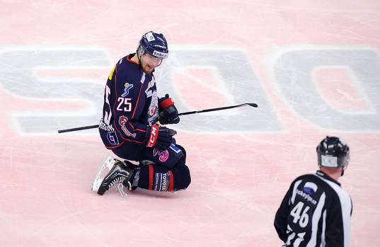 Jubel 2-3 målet av Linköpings nr 25 Johannes Salmonsson