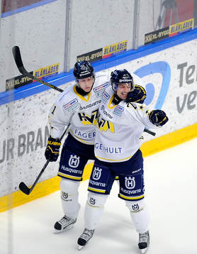 Jubel  3-4 målet av HV71 nr 72 Patrik Carlsson