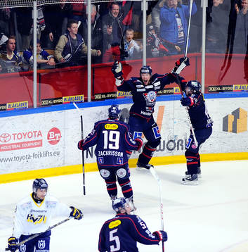 Jubel  4-4 målet av Linköpings nr 37 Lee Goren