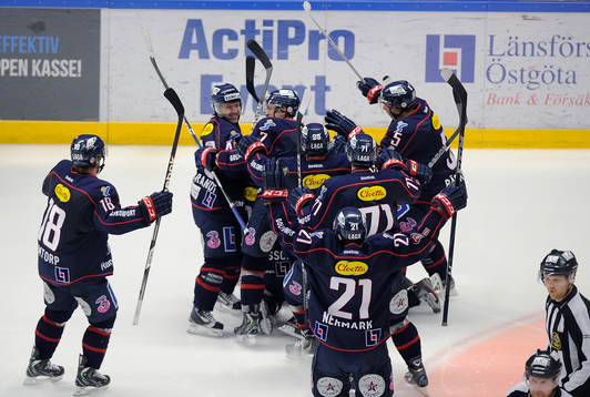Jubel 5-4 målet av nr 11 Simon Hjalmarsson