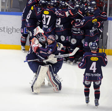Jubel 5-4 målet av nr 11 Simon Hjalmarsson