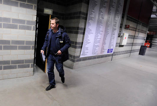 En sammanbiten HV71 tränare Ulf Dahlen lämnade Cloetta