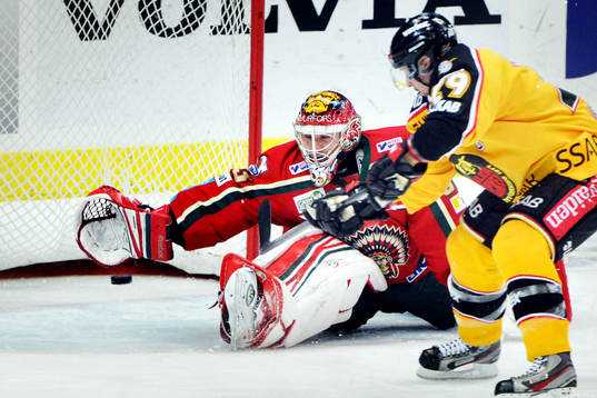 Bläddra bland fler bilder av Ishockey, Kvartsfinal 4/7, Frölunda - Luleå