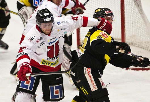 Bläddra bland fler bilder av Ishockey, Kval till elitserien, Västerås - Örebro