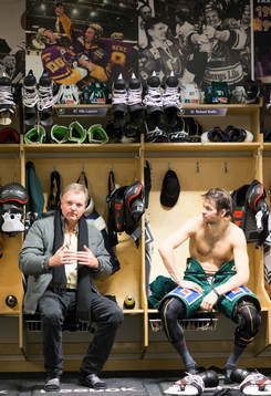 Mats Wennerholm samtalar med Rickard Wallin, Färjestad