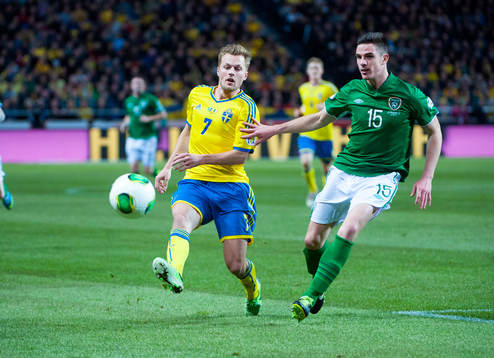 Sebastian Larsson, Sverige, och Ciaran Clark, Irland