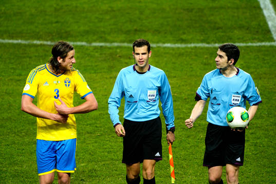 Jonas Olsson, Sverige diskuterar med domarna