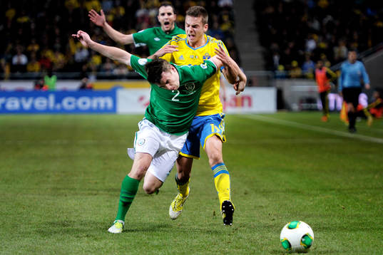 Alexander Kacaniklic, Sverige i kamp om bollen med Seamus