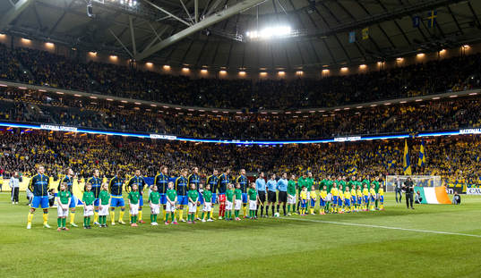 Sverige och Irland står uppställda