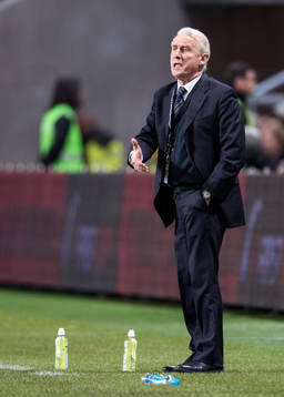Giovanni Trapattoni, förbundskapten Irland, ropar och