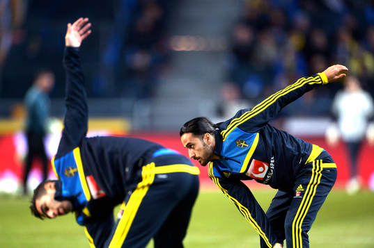 Sverige och Erkan Zengin värmer upp