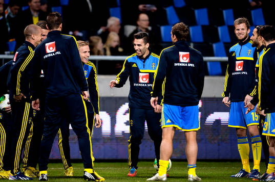 Sverige och Jimmy Durmaz värmer upp