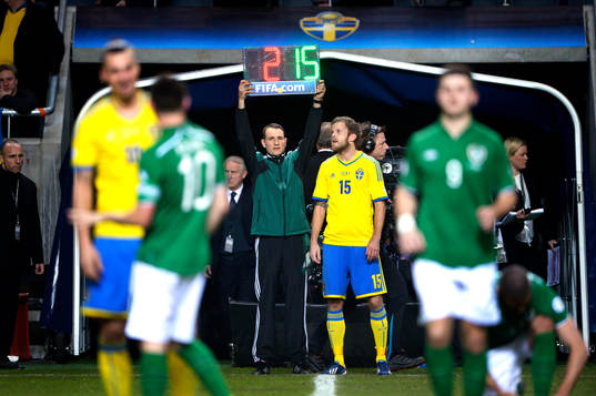 Sverige byter Mikael Lustig mot Mikael Antonsson till andra