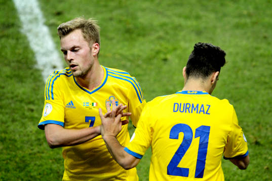 Sebastian Larsson byts ut mot Jimmy Durmaz