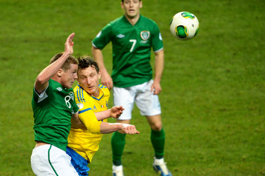 James McCarthy, Irland i kamp om bollen med Kim