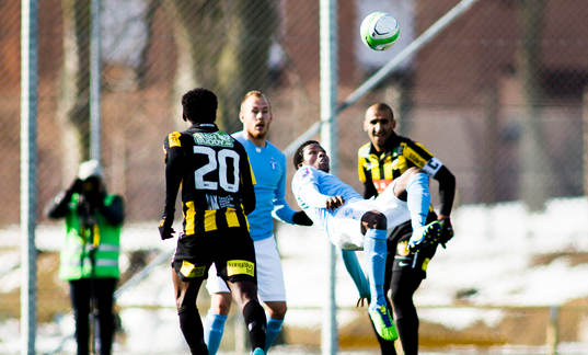 Benjamin Fadi, Malmö FF, testar en cykelspark