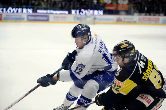 Västerås nr 82 Marcus Söderkvist och Leksands nr 12