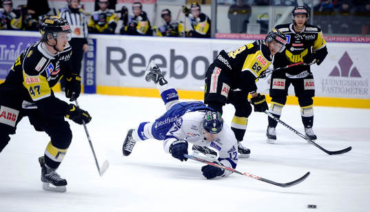 Leksands nr 12	 Michael Raffl och Västerås nr 47 Kenneth