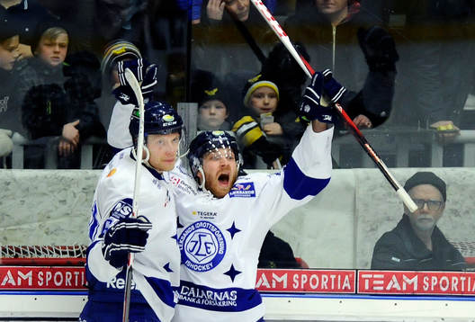 Jubel 1-2 målet av Leksands nr 32 Jens Bergenström