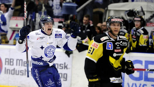 Jubel av 1-3 målet av  Leksands nr 12 Michael Raffl och