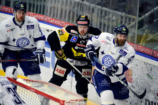 Leksands nr 7 Johan Svedberg och Västerås nr 25 Viktor