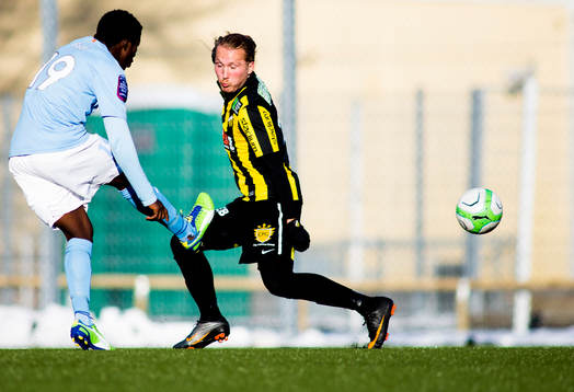 Benjamin Fadi, Malmö FF, testar skott