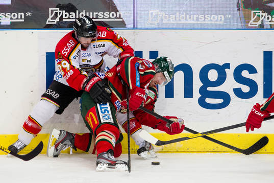 Chris Abbott, Luleå trycker ned Per-Johan Axelsson,