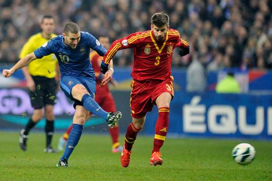 Karim BENZEMA / Gerard PIQUE  - 26.03.2013 - France /