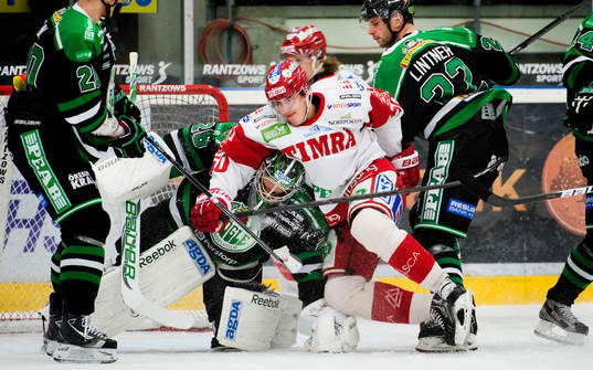 Martin Gerber, målvakt, Rögle, får Sebastian Erixon,