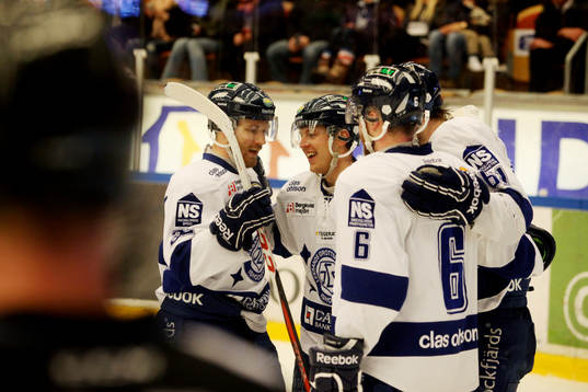 Jubel av Jacob Blomqvist i Leksand IF då Leksand vann med