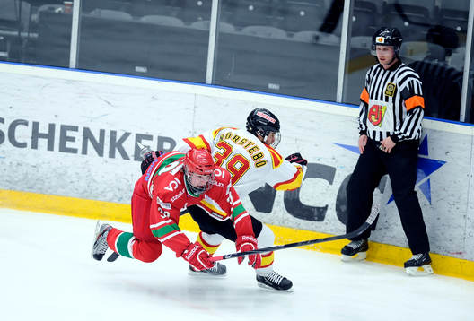 Modos nr 39 Fabian Gunnarsson och Brynäs nr 39 Mattias