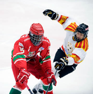 Modos nr 35 Daniel Muzito-Bagenda och Brynäs nr 20 Adam