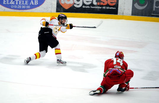 2-4 målet med Brynäs nr 48 Johannes Nilsson
