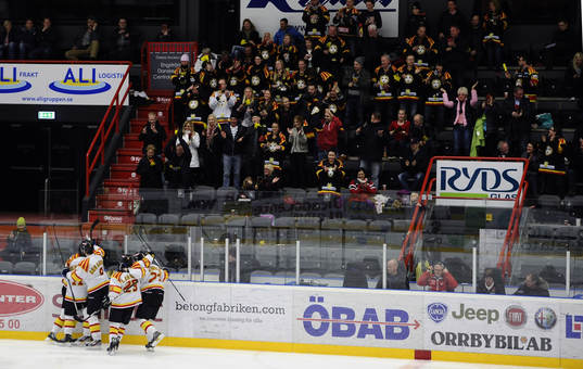 Många Brynäs suportrar fanns i Behrn arena