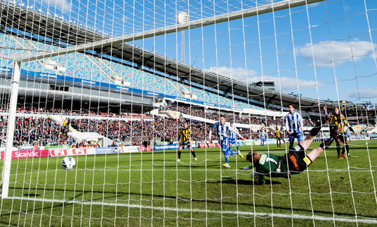 Sam Larsson gör 0-3 för IFK Göteborg bakom Christoffer