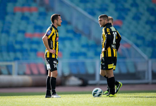 Martin Ericsson och Moestafa El Kabir, Häcken, väntar på