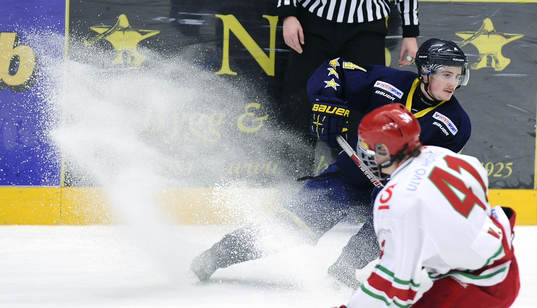 HV71 nr 4 Simon Petersson. © Bildbyrån - Cop 101