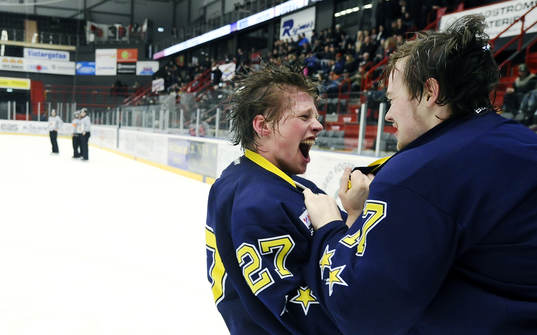 Vilt segerfirande för HV71