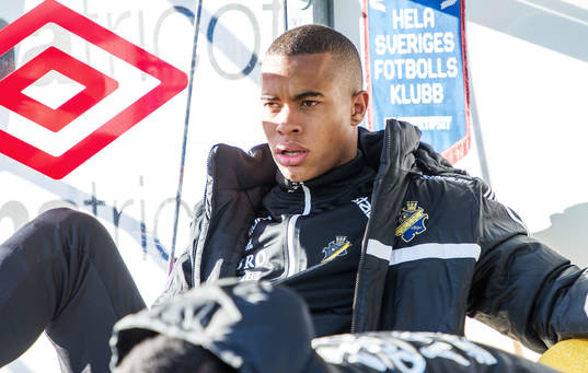 Robin Quaison, AIK, på bänken