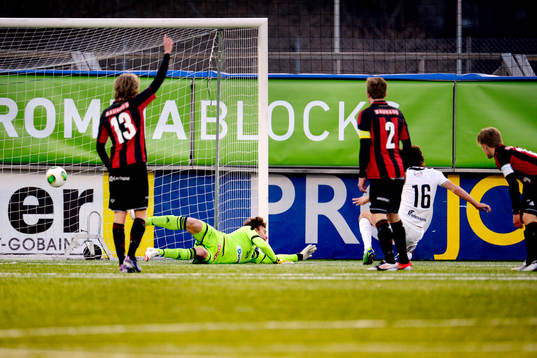 Vlado Zlojutro, Öster skjuter in 1-2 bakom Niklas