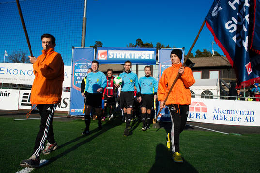 Domarna gör entré