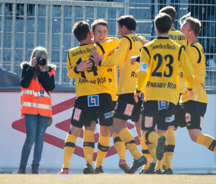 1-0 självmål, Mjällby jublar