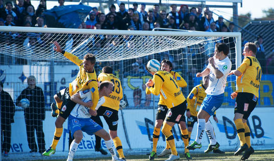 Rörigt framför Mjällby-målet