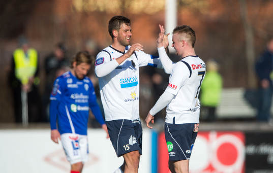 Mikael Dahlberg och Alexander Faltsetas, Gefle kramas om