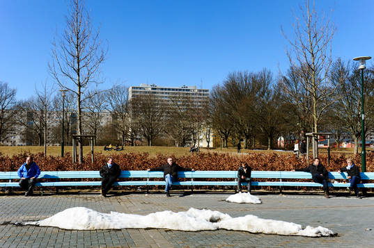 snö ligger fortfarande kvar utanför Swedbank Stadion