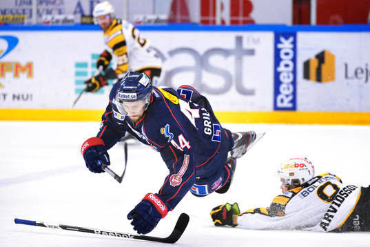 Daniel Grillfors, Linköping fälls av Viktor Arvidsson,