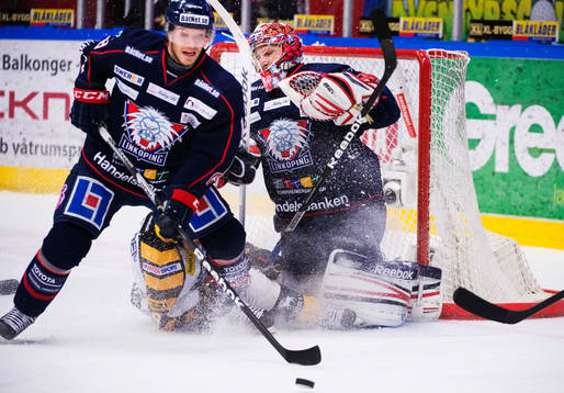 Viktor Arvidsson, Skellefteå, åker in i Christian